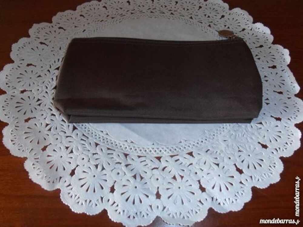 Pochette style "couture" (39) Maroquinerie