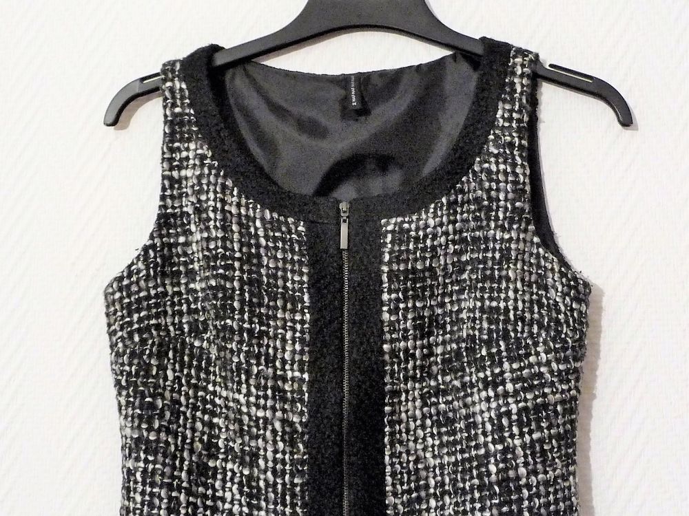 Robe Noir et Blanc sans manches- Taille 36- Naf Naf Vêtements