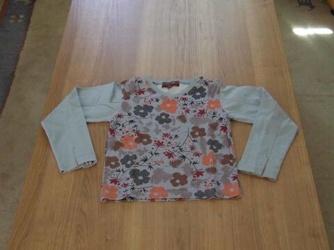 Tee-shirt manches longues, Bleu, motif fleurs, 8�ans, TBE 4 Bagnolet (93)