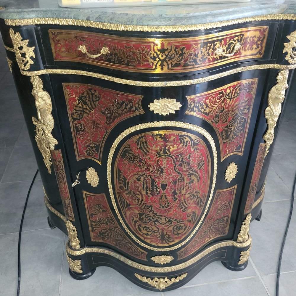 CASH ANTIQUTIES DEBARRAS SUCCESSION
