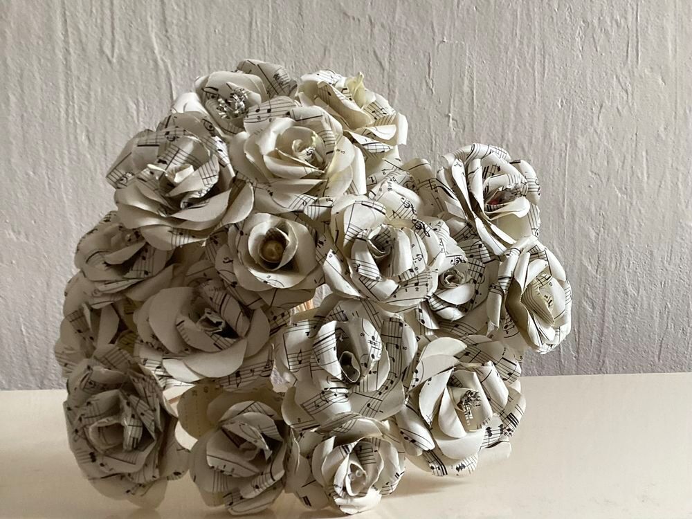 Bouquet de fleurs en partition de musique Décoration