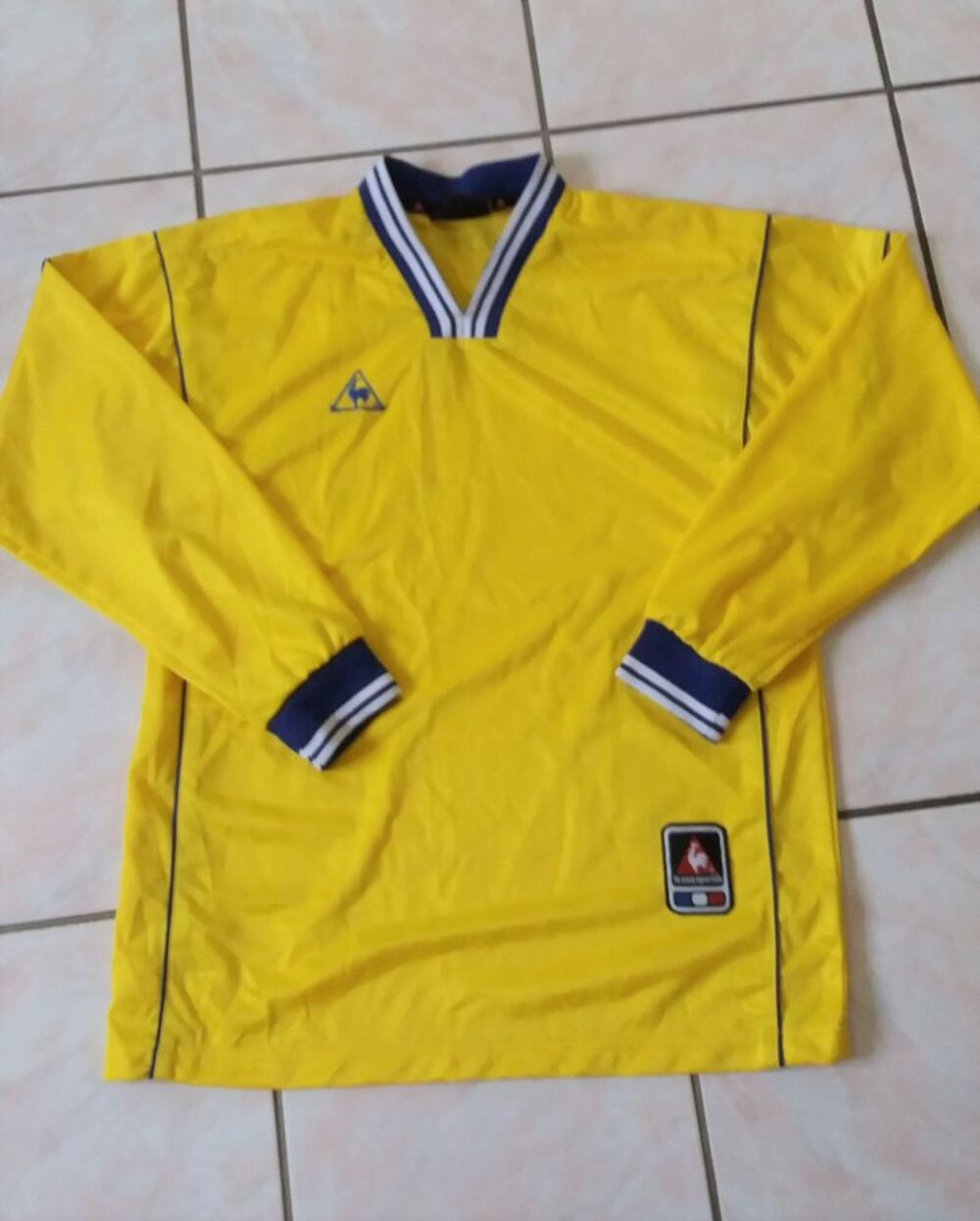 Tee shirt maillot de sport jaune le Coq Sportif T 40 - 42 Vêtements