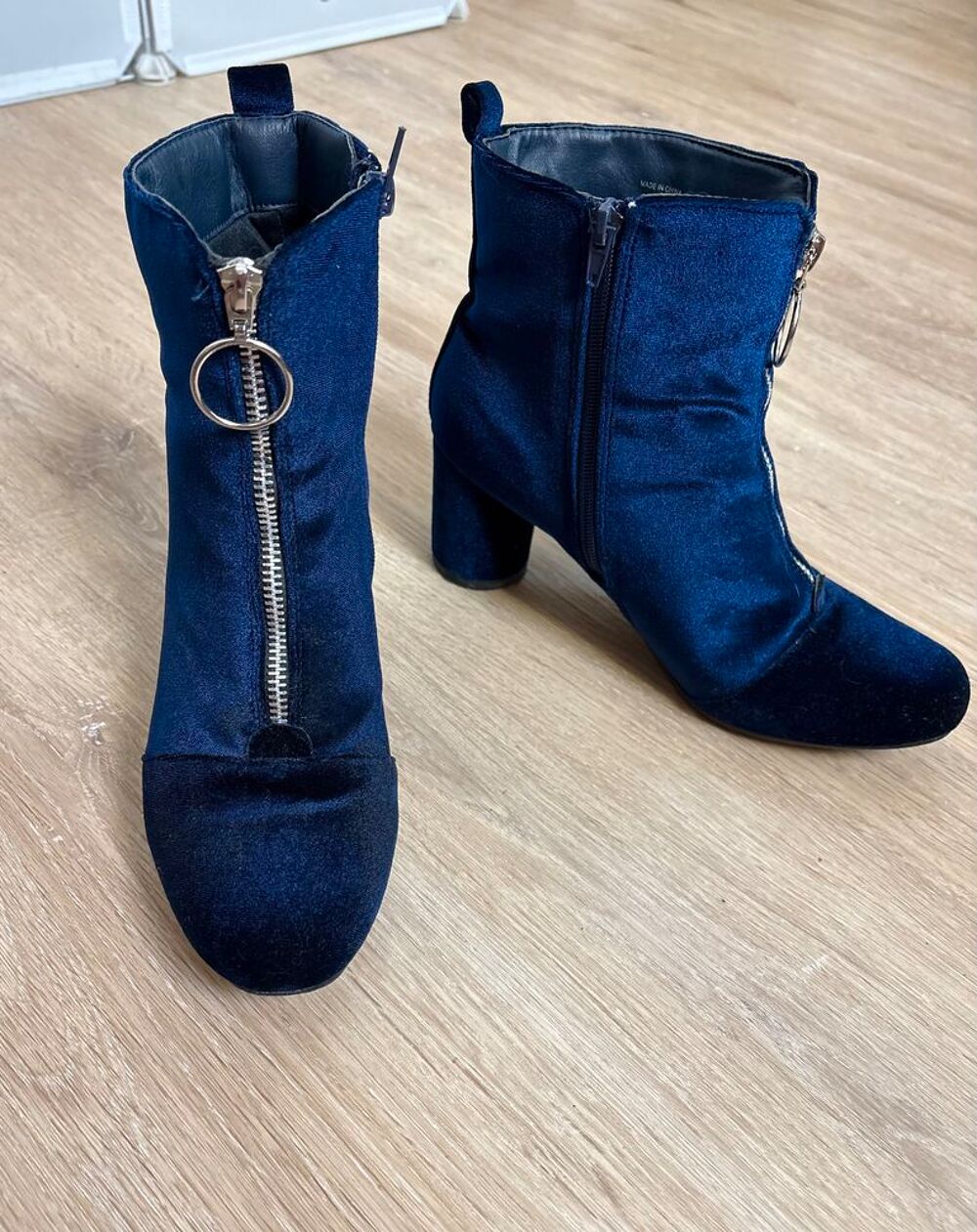 Bottines bleu marine effet velours talons ronds Chaussures
