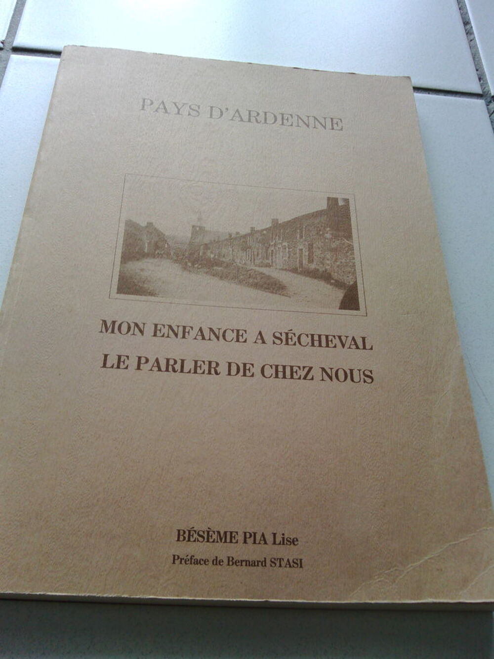 Livres sur les Ardennes 08 Livres et BD
