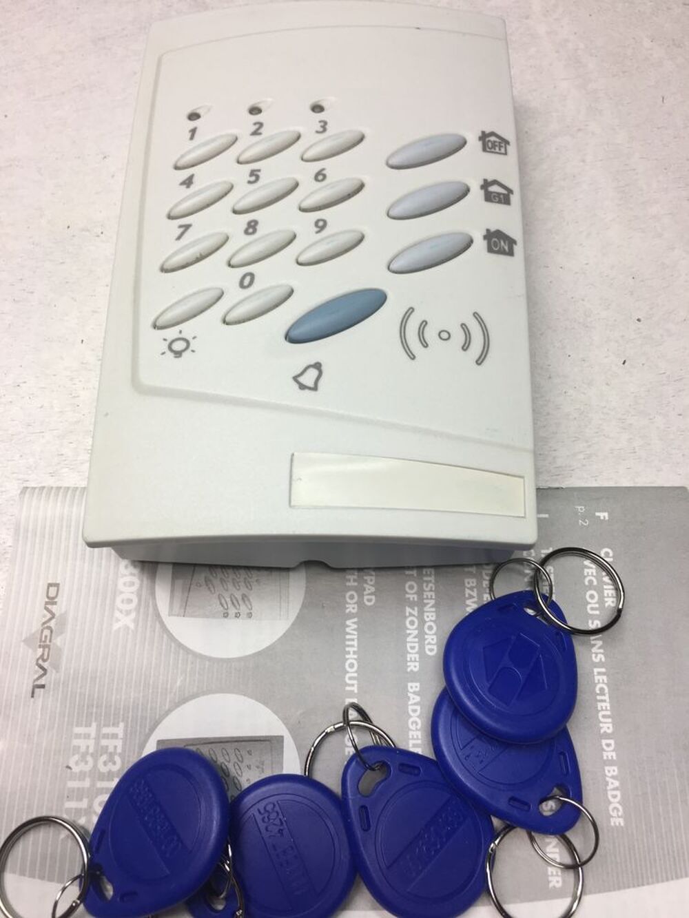 TF310X plus 5 badges TBE diagral 2010 Bricolage