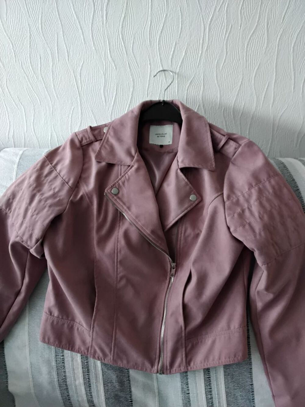 Veste en daim de couleur vieux rose taille 44 Vêtements