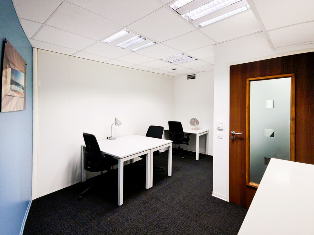   Espace de bureau privé pour 3 personnes à Marseille Prado  