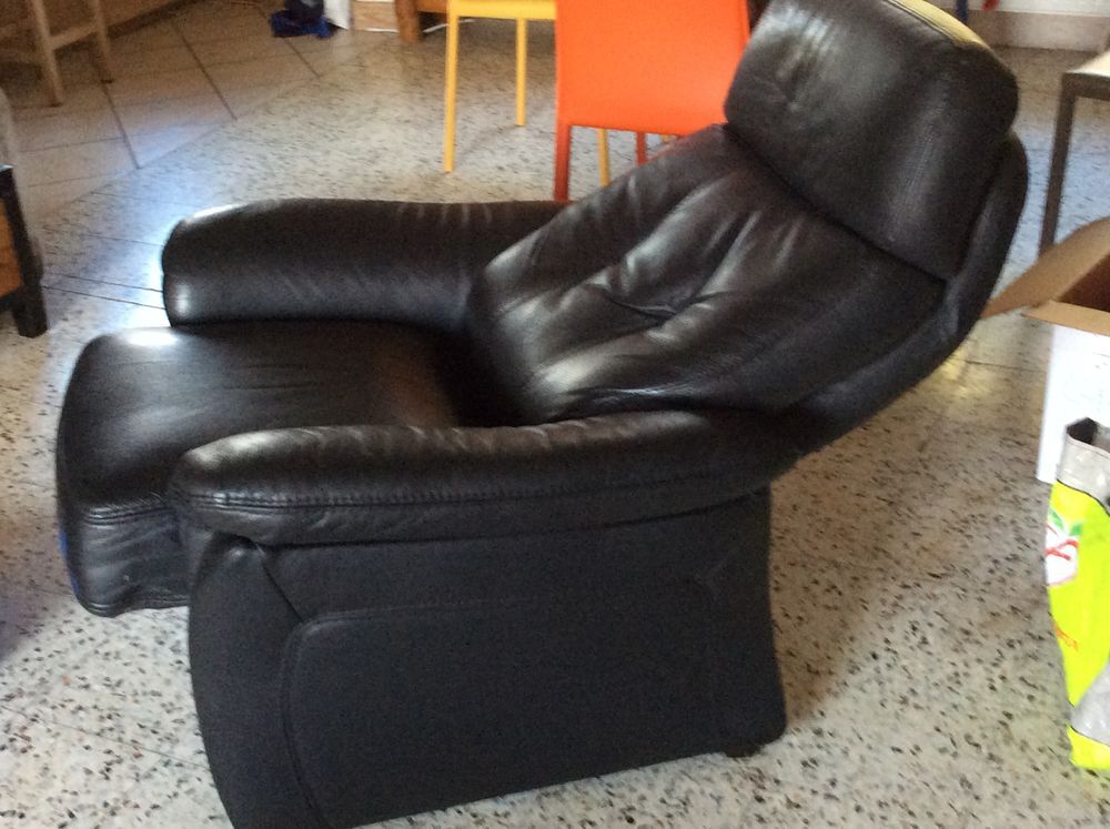 fauteuil en cuir noir Meubles