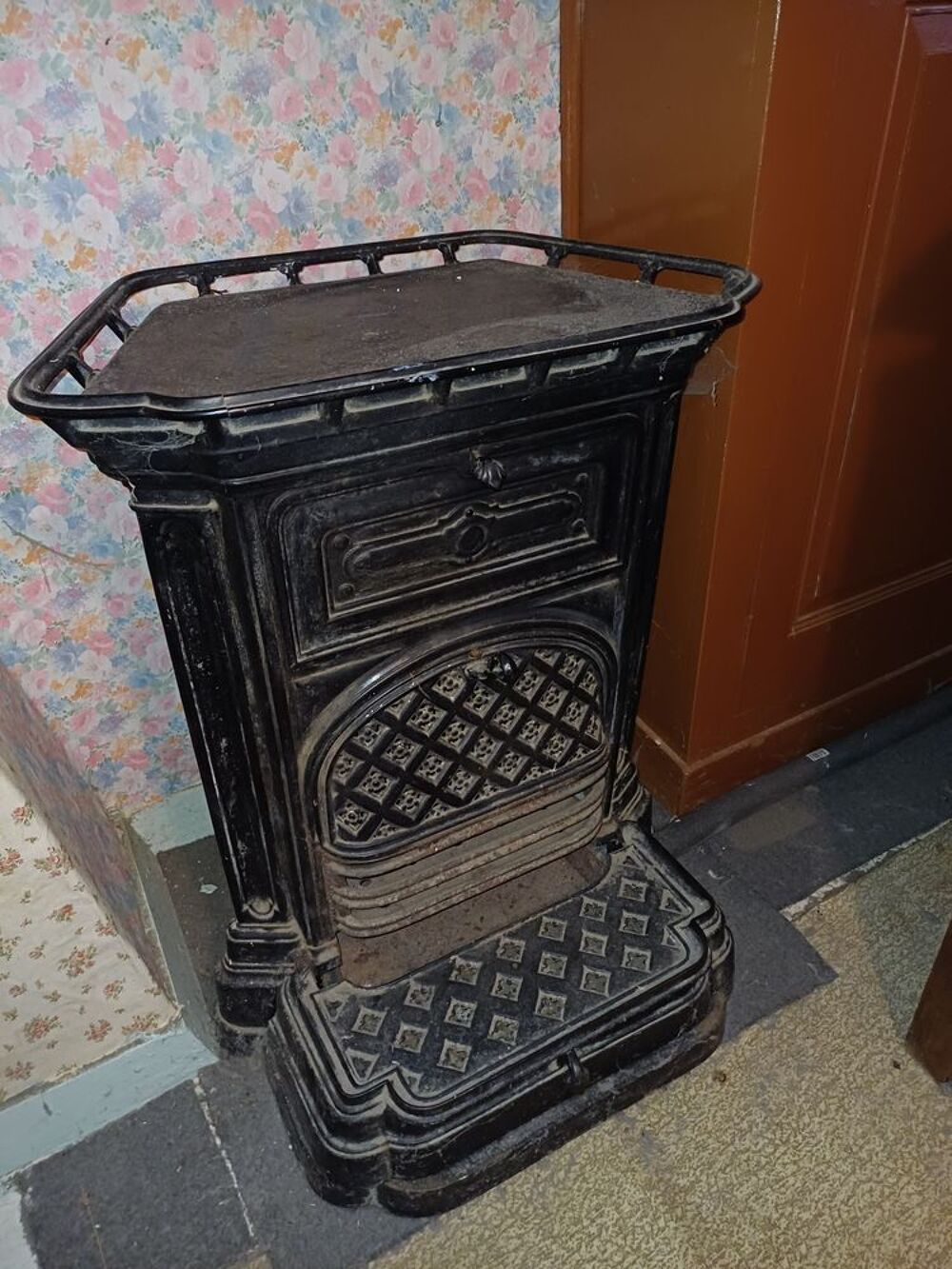 Po&ecirc;le GODIN ancien Décoration