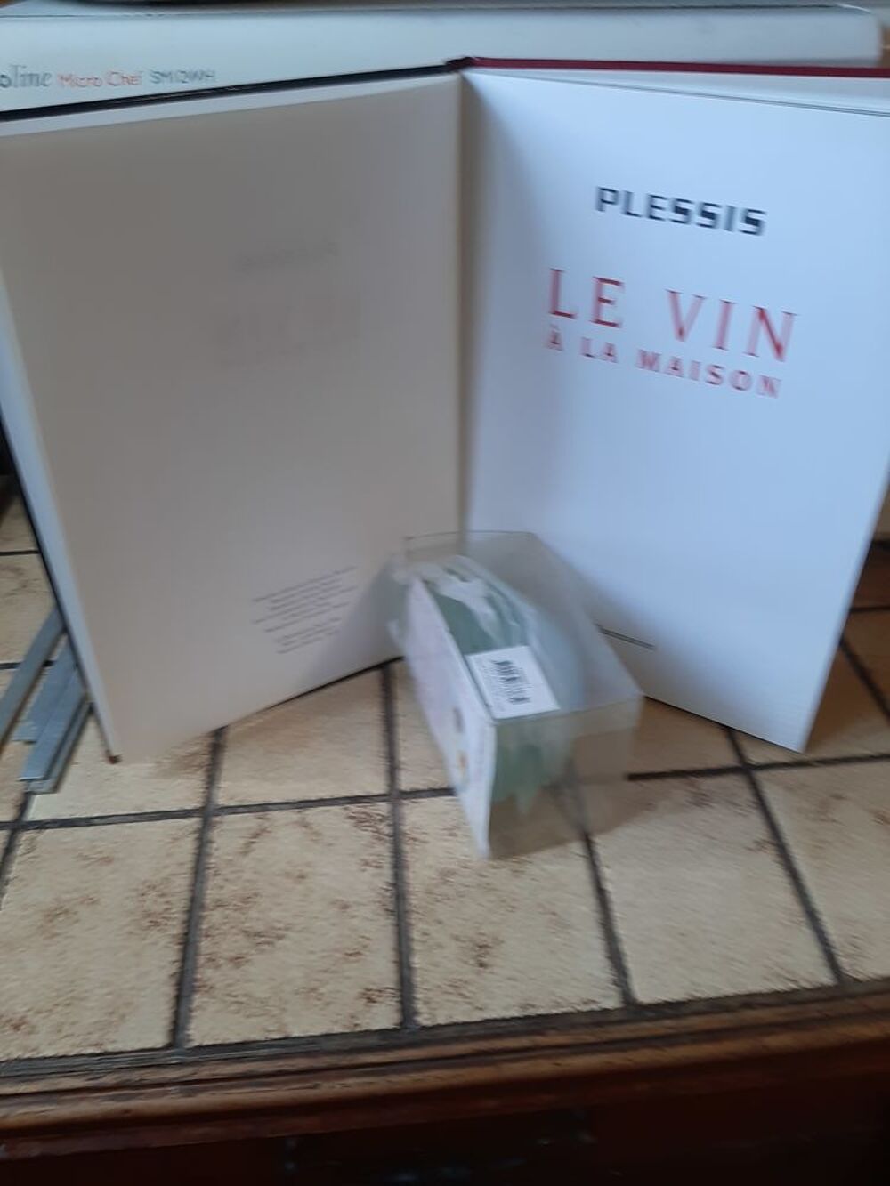 LE VIN A LA MAISON Livres et BD