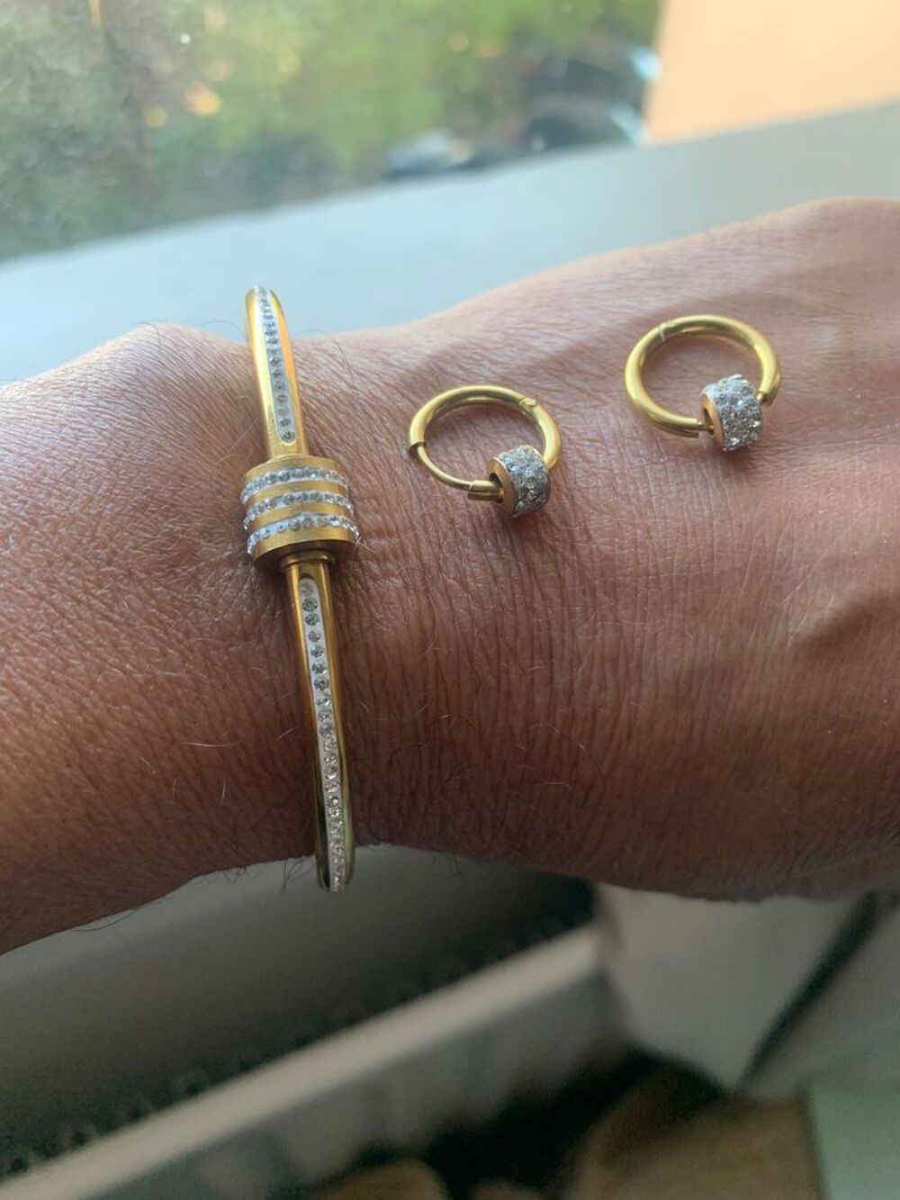 Lot de Bijoux Fantaisie Dor&eacute;s
- style Chic &amp; Tendance
Neuf Bijoux et montres