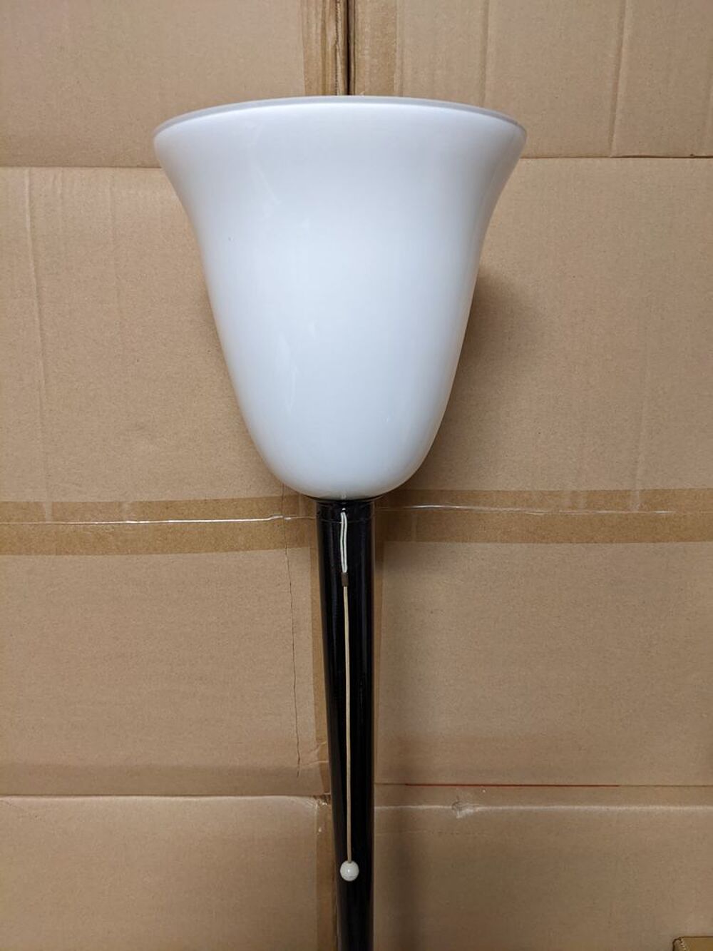 Lampe art d&eacute;co MAZDA LITA LAQUE NOIRE en parfait &eacute;tat. 
D'&eacute;p Décoration