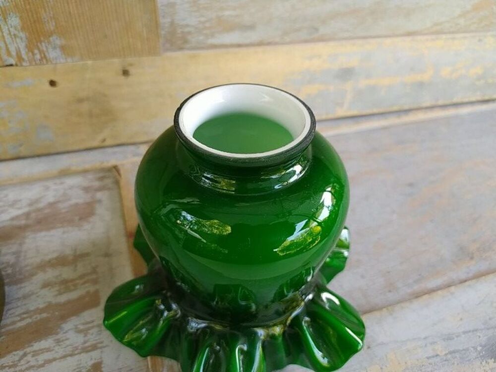 Ancienne Tulipe de Lampe Verre Opaline Blanc et Vert 
Décoration