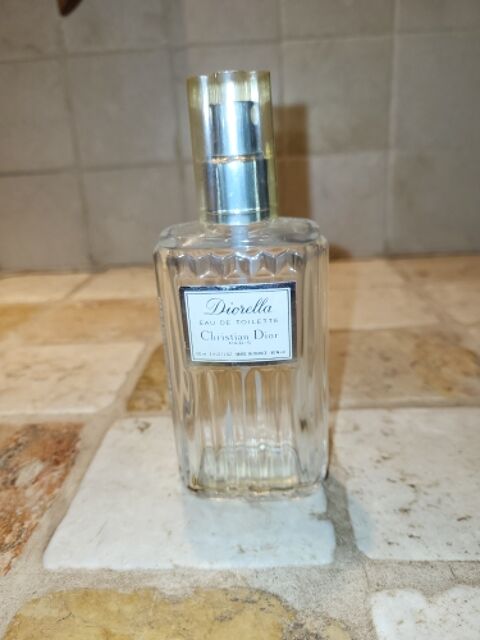 Flacon de parfum 12 Paris 10 (75)