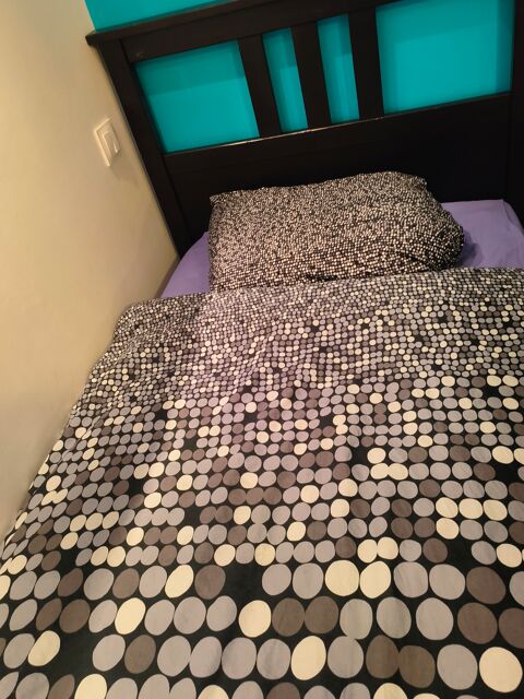 Lit noir 38 La Motte (83)