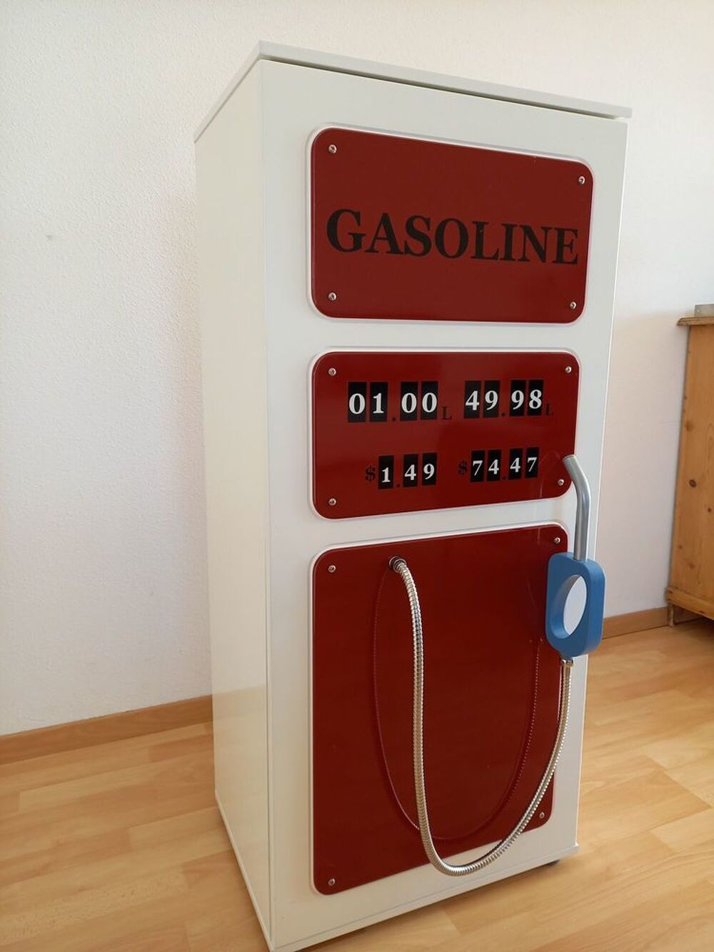 Lit voiture + sommier + matelas + armoire Mobilier enfants