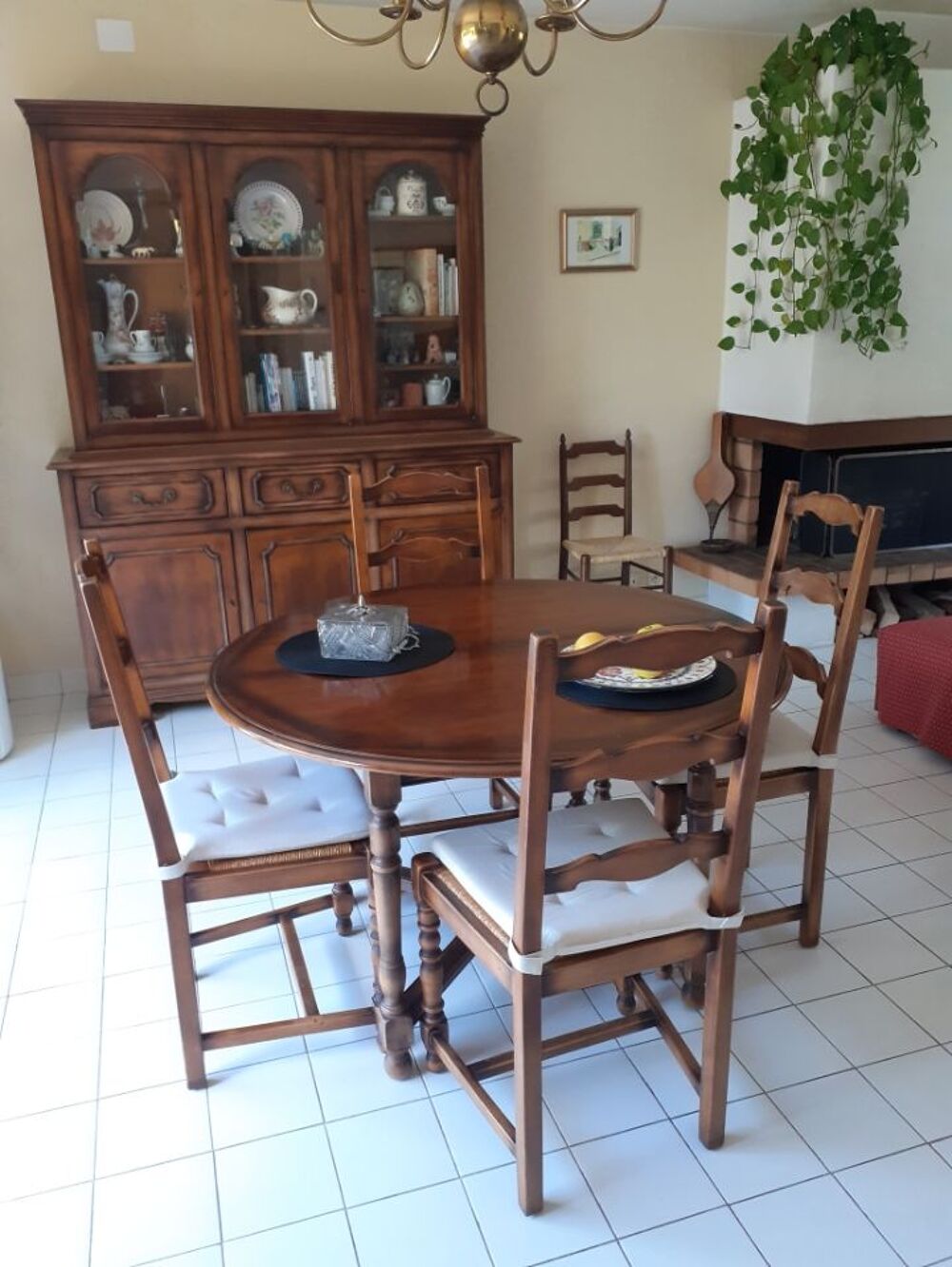 ensemble biblioth&egrave;que Table chaises Meubles
