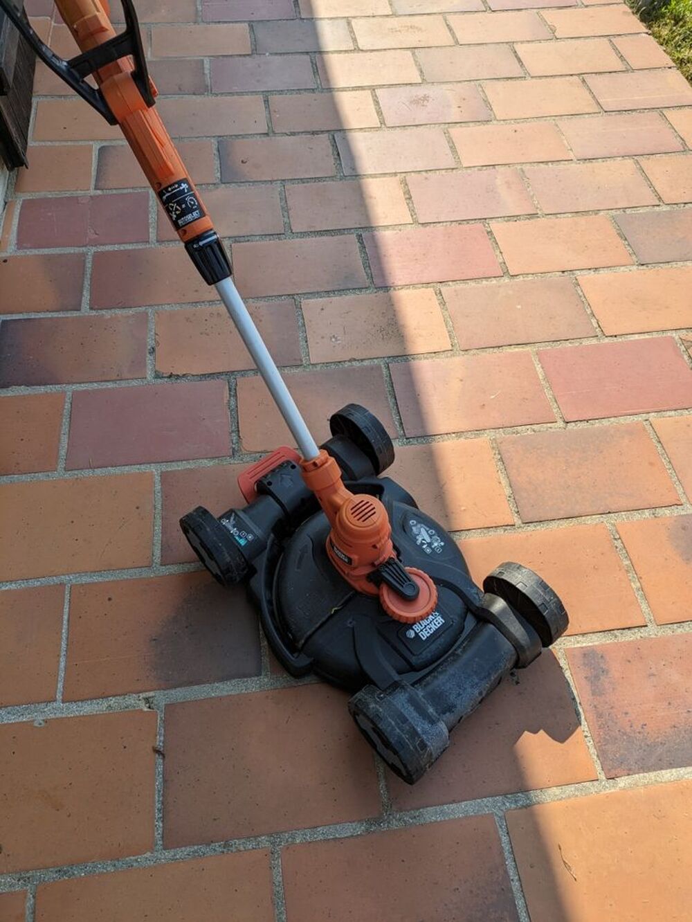 Coupe bordure &eacute;lectrique Black et Decker Jardin