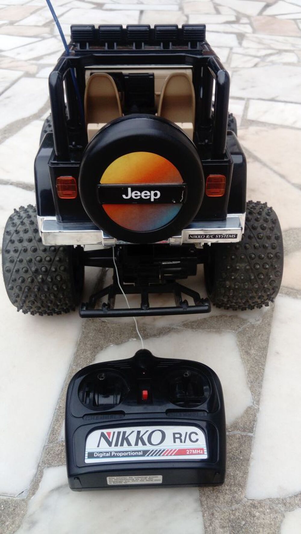 
Voiture Radiocommand&eacute;e Jeep Wrangler - Nikko 
Jeux / jouets
