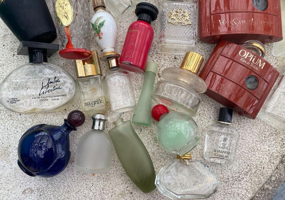 50 bouteilles de parfum vides 