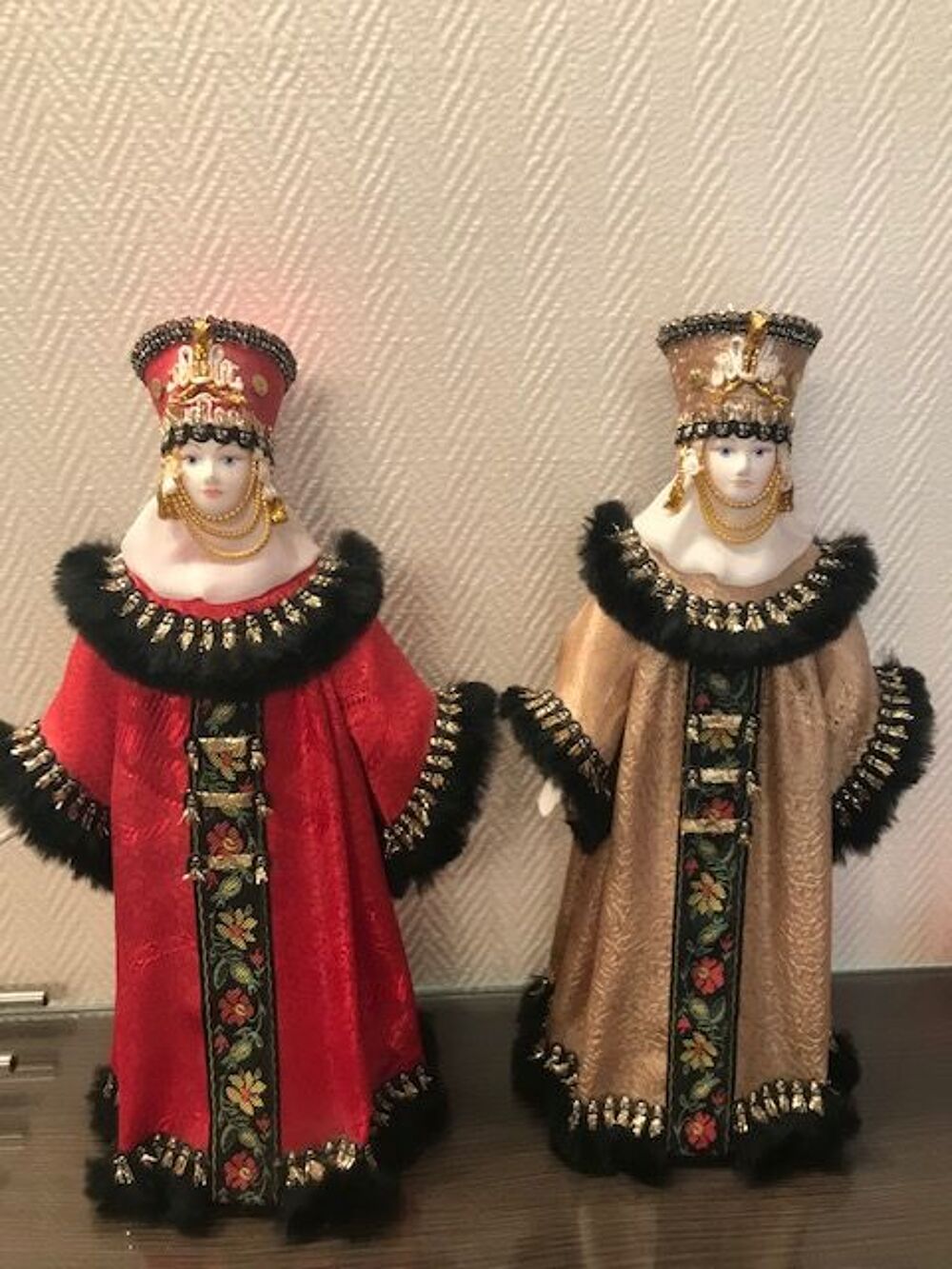 Lot de 2 statuettes russes Dcoration