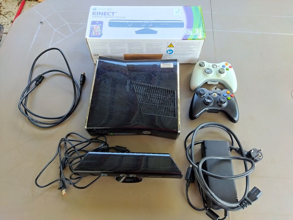 Xbox 360 slim 42 jeux et kinect Consoles et jeux vidéos