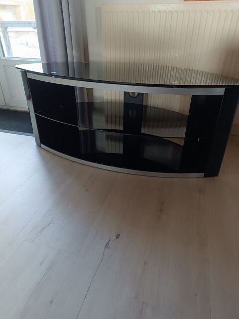 meuble tl verre et alu. 0 Saint-Denis-du-Payr (85)