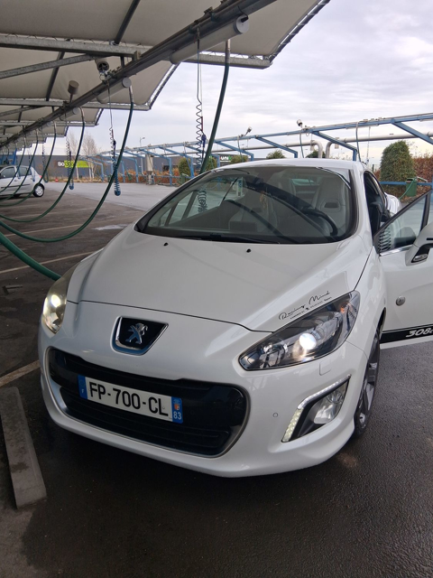 Peugeot 308 CC 2.0 HDi 163ch FAP Roland Garros