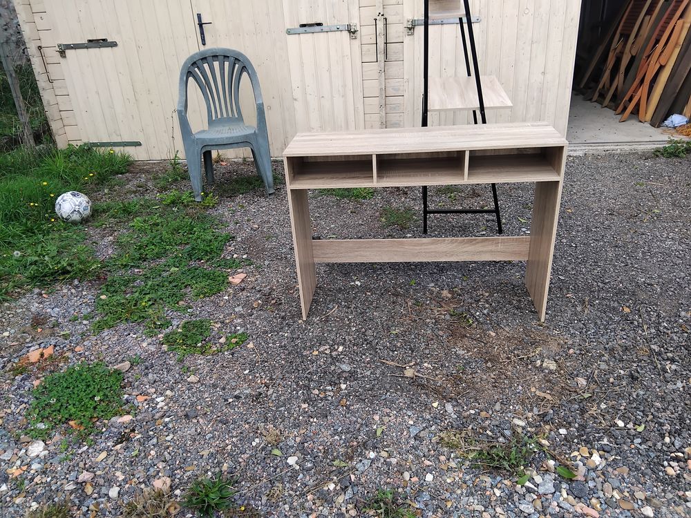 Bureau et table de toilette Meubles