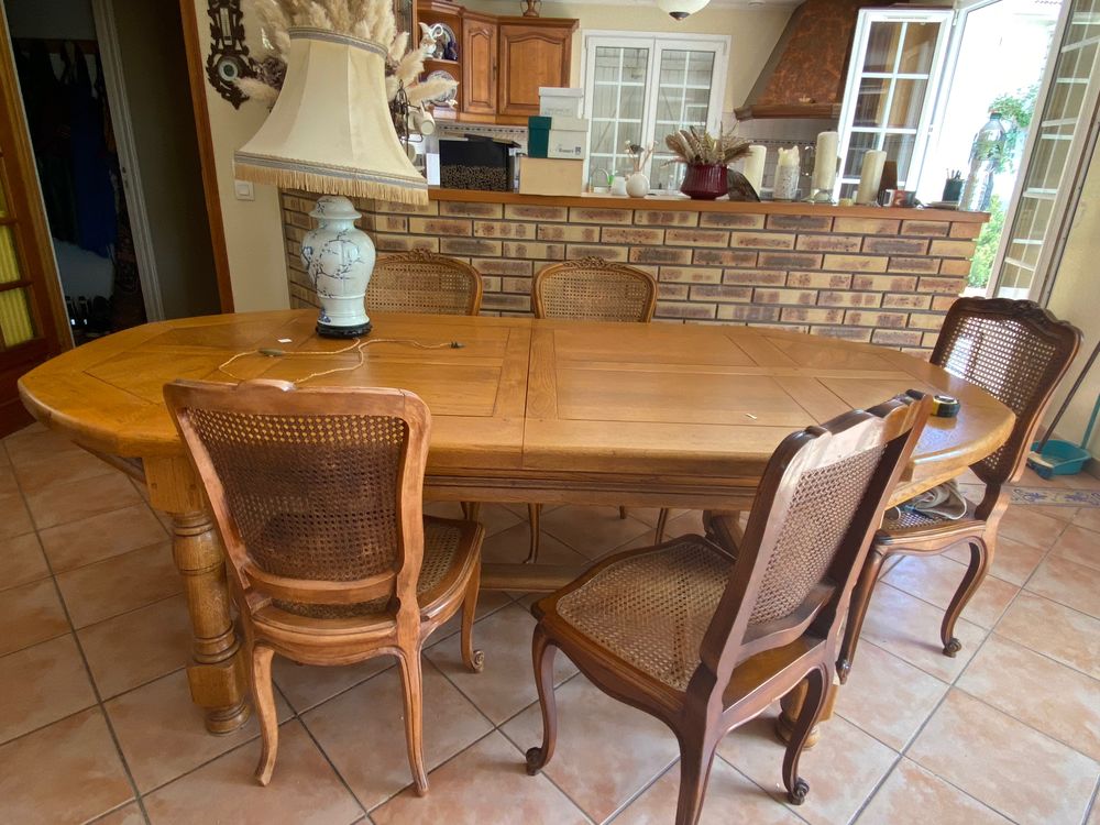 Grande table familiale ch&ecirc;ne massif Meubles