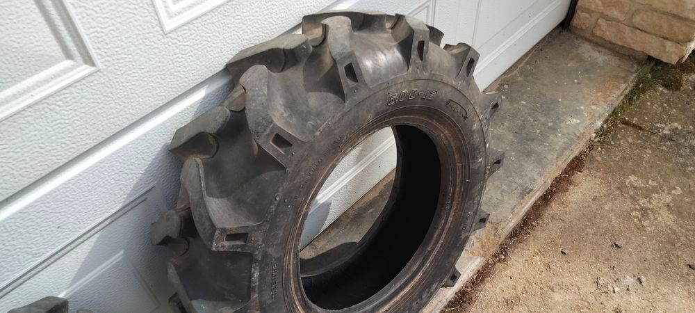 pneu - 6 x 12
pneu - 600 x 12 Bricolage