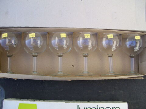 12 Verres à Pied Marque Luminarc A Prendre sur place
Stemgla 16 Estrées-Saint-Denis (60)