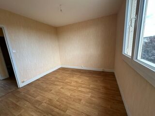  Appartement à louer 4 pièces 64 m²