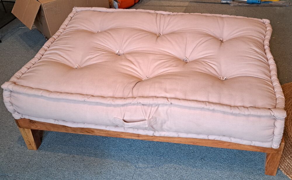 canap&eacute; coussin
Meubles