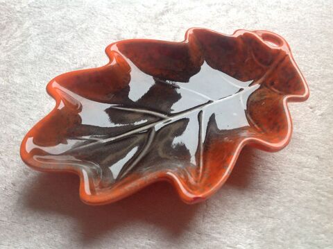 VIDE POCHE OU CENDRIER FEUILLE DE CH�NE VINTAGE Envoi Possib 17 Tr�gunc (29)