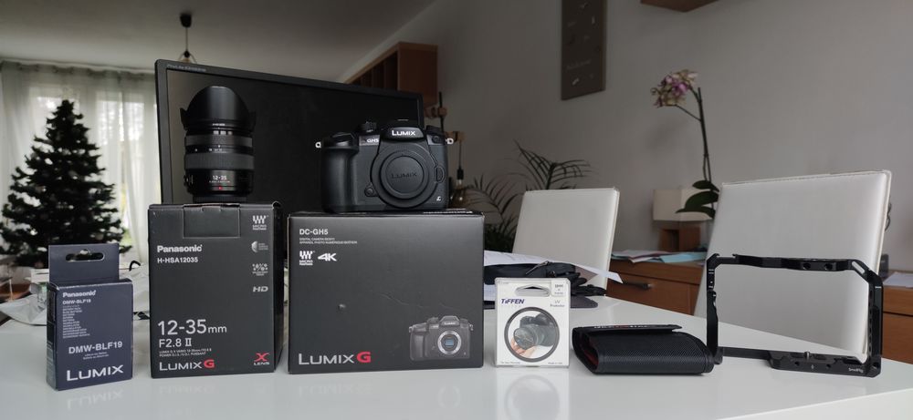 Lumix GH5 + Lumix 12-35 F2.8 Photos/Video/TV