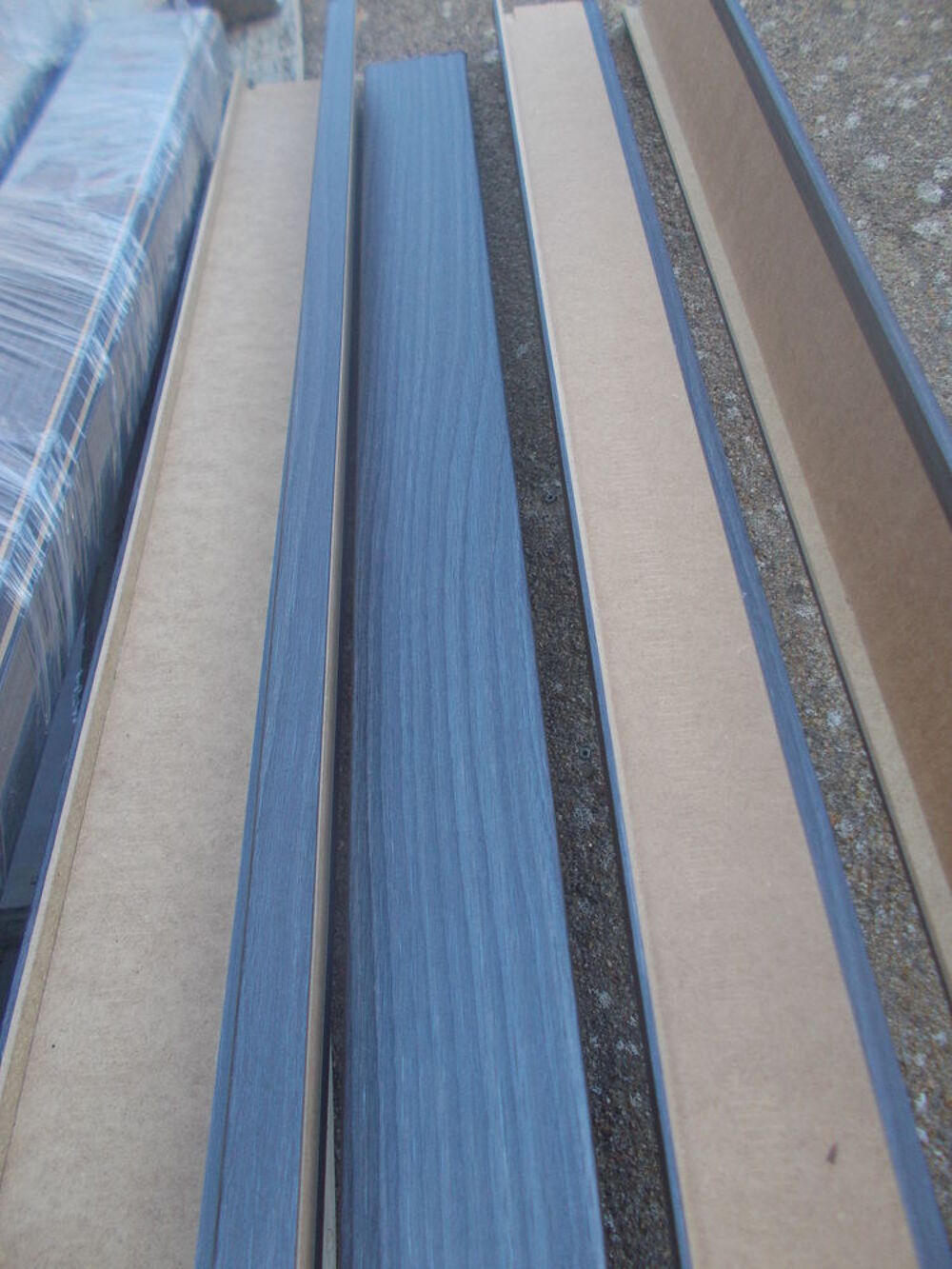 35 lame angle gris neuve 2.20x7cm faire prix Meubles
