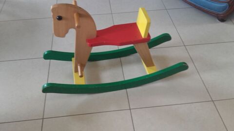Cheval à bascule en bois TBE Avelin (59)