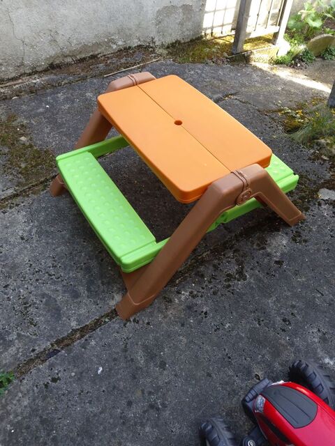 Lot tracteurs porteurs + table de pique-nique enfants Le Perreux-sur-Marne (94)