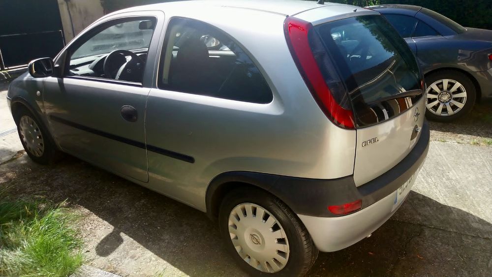 Corsa 1.2i 16V Comfort 2002 occasion 77300 Fontainebleau