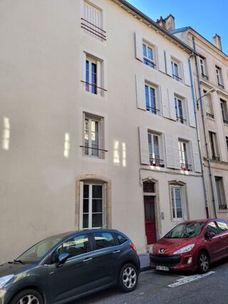  Appartement à louer 2 pièces 74 m²