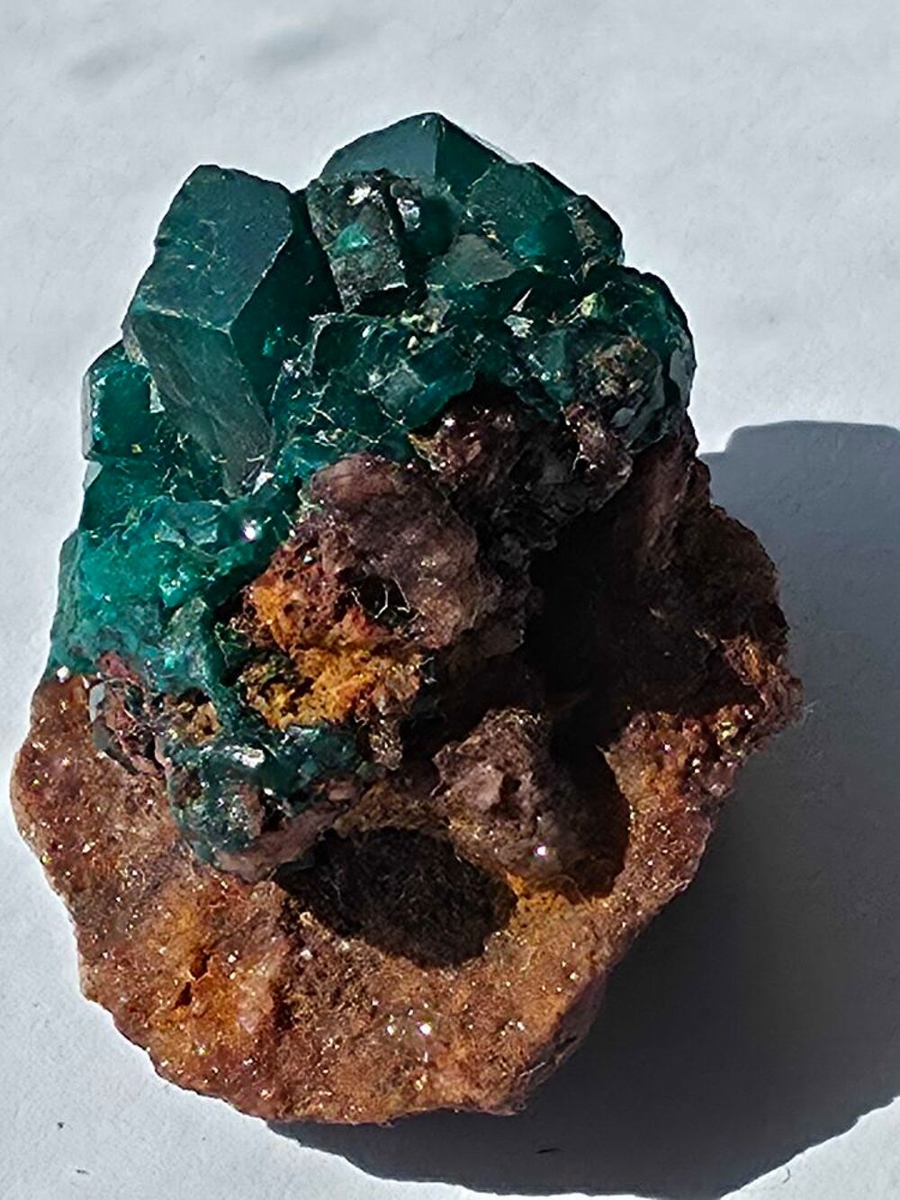 Min&eacute;ral Dioptase brute sur matrice-Katanga, RDC-16g 