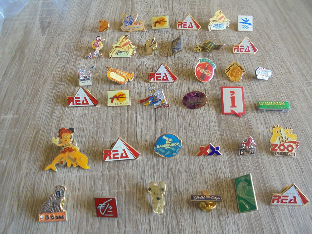 Collection de pin's (28a) 