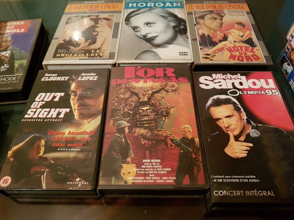 Cassettes video de films et 1 de Michel Sardou
Audio et hifi
