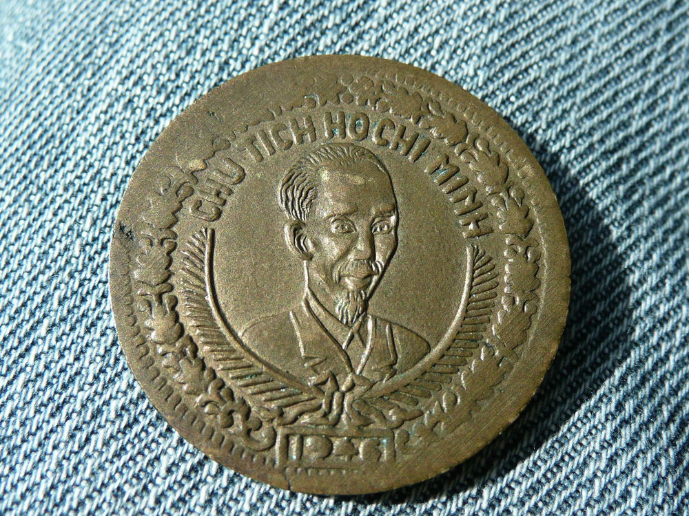 Pi&egrave;ce de monnaie Viet Nam Hai Dong 1946 &eacute;toile 