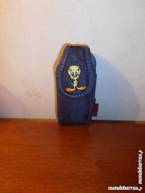  Pochette téléphone  Titi  (26)  5 Tours (37)