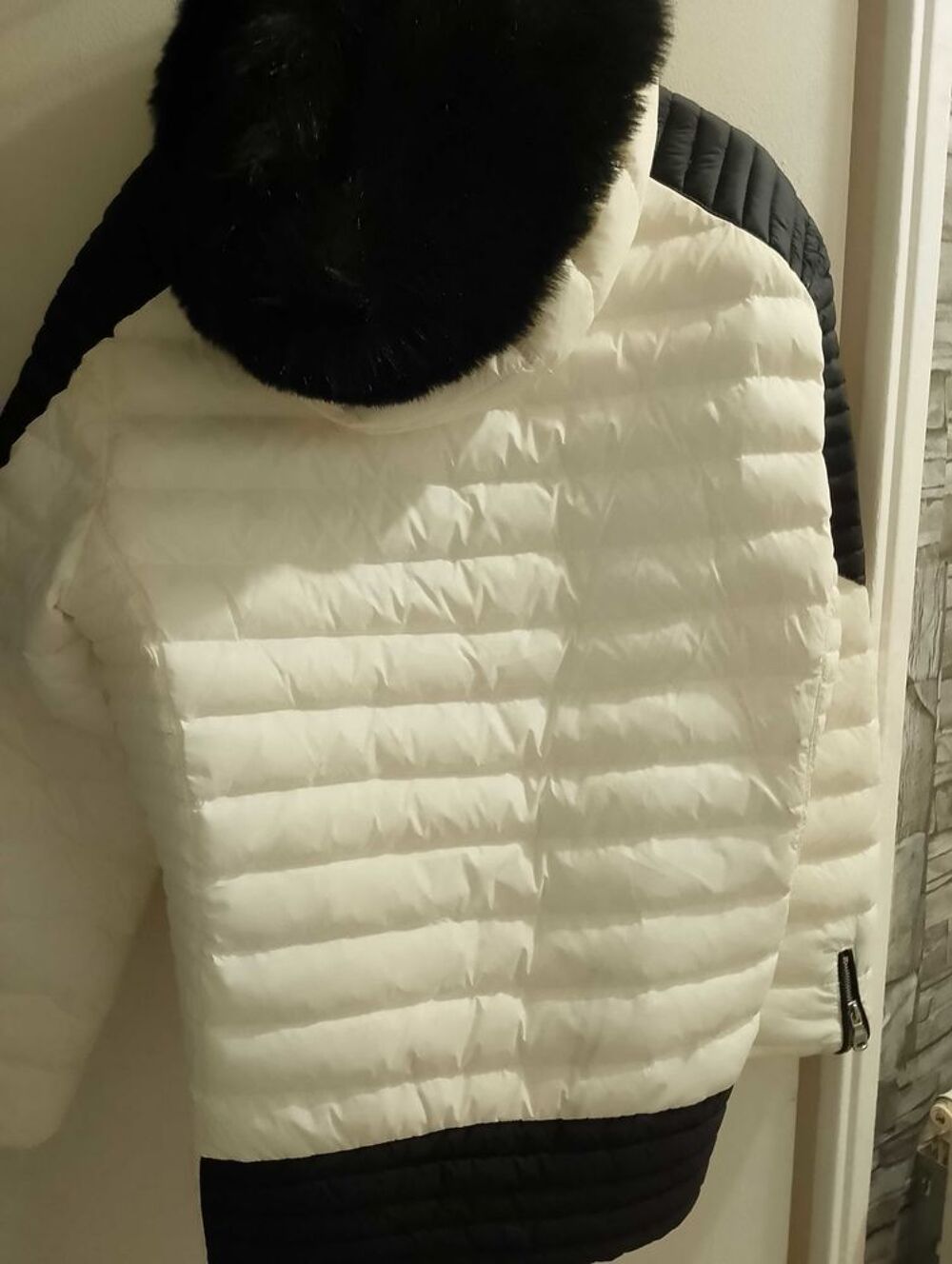 doudoune femme blanche et noire a capuche Vêtements