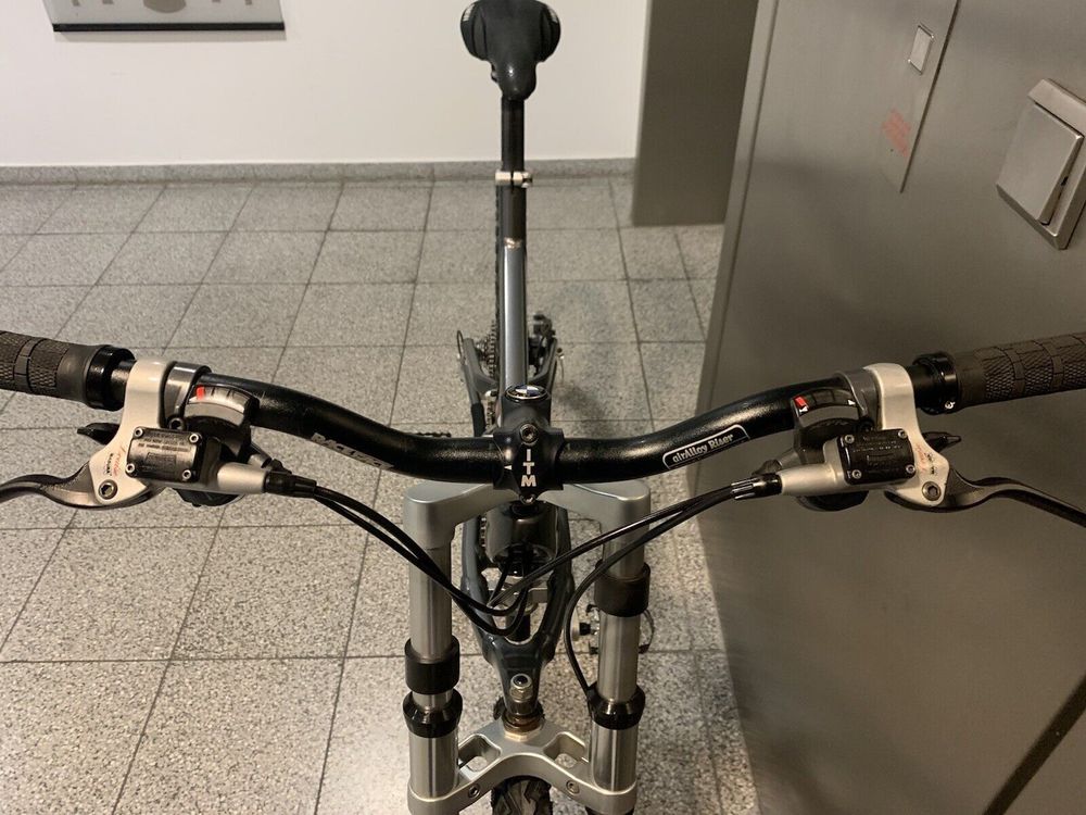 Velo 2025 pliable bmw