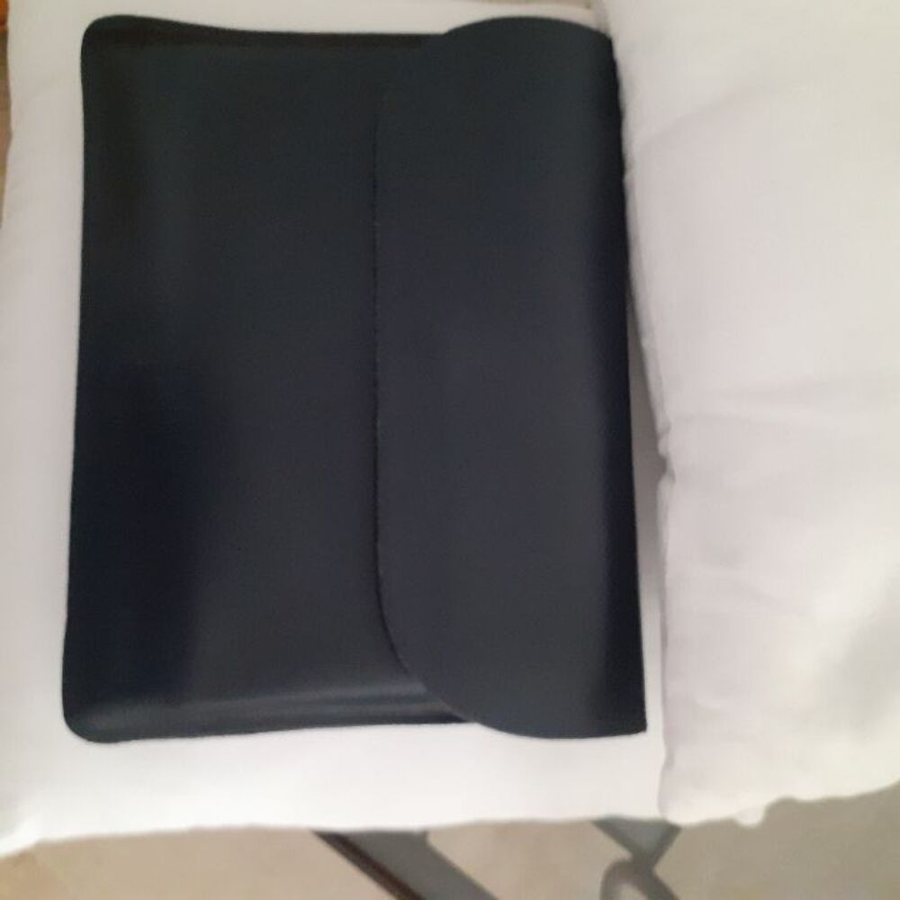  POCHETTE - TROUSSE "SAAB" Automobile NEUVE MARINE FONCE Maroquinerie