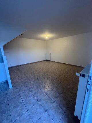  Maison � louer 4 pi�ces 70 m� Sabl�-sur-sarthe